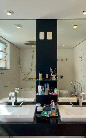 Apartamento à venda com 273m², 3 quartos e 2 vagas Apartamento à venda com 273m², 3 quartos e 2 vagasBanheiro da Suíte 2