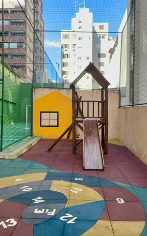 Apartamento à venda com 273m², 3 quartos e 2 vagas Apartamento à venda com 273m², 3 quartos e 2 vagasPlayground