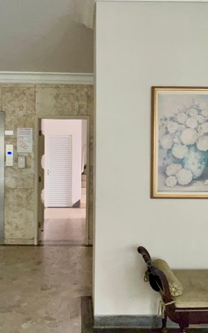 Apartamento à venda com 273m², 3 quartos e 2 vagas Apartamento à venda com 273m², 3 quartos e 2 vagasHall de entrada