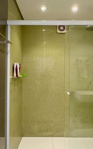 Apartamento à venda com 273m², 3 quartos e 2 vagas Apartamento à venda com 273m², 3 quartos e 2 vagasBanheiro da Suíte 1