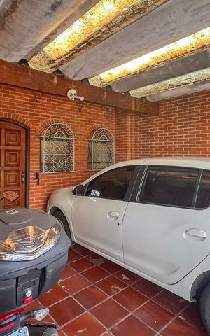 Casa à venda com 229m², 4 quartos e 2 vagasGaragem