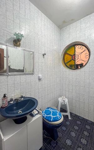Casa à venda com 229m², 4 quartos e 2 vagasBanheiro Social