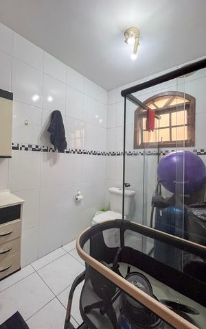 Casa à venda com 229m², 4 quartos e 2 vagasBanheiro da Suíte 2