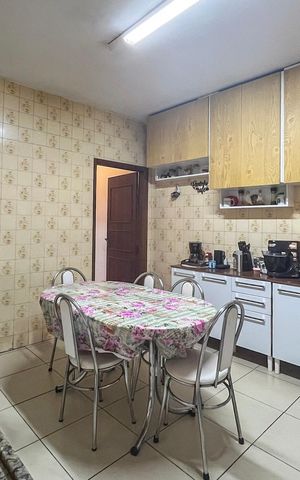 Casa à venda com 229m², 4 quartos e 2 vagasCozinha