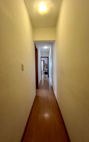 Casa à venda com 229m², 4 quartos e 2 vagasCorredor