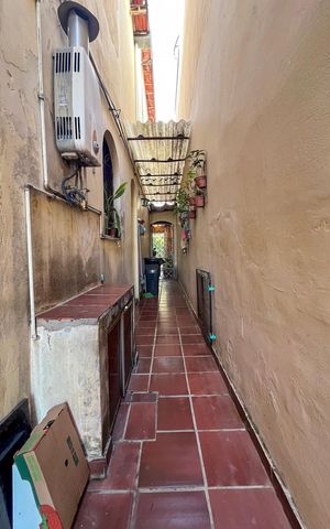 Casa à venda com 229m², 4 quartos e 2 vagasCorredor externo