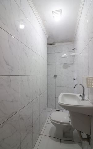 Casa à venda com 62m², 3 quartos e 2 vagasBanheiro Social 2