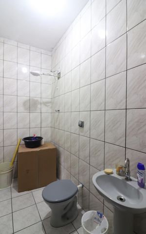 Casa à venda com 62m², 3 quartos e 2 vagasBanheiro Social 1