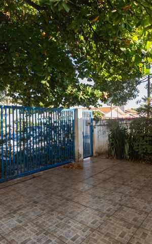 Casa à venda com 360m², 3 quartos e 2 vagas Casa à venda com 360m², 3 quartos e 2 vagasGaragem