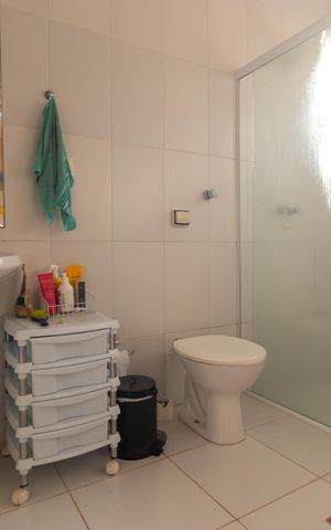 Casa à venda com 360m², 3 quartos e 2 vagas Casa à venda com 360m², 3 quartos e 2 vagasBanheiro da Suíte