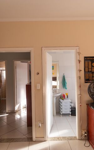 Casa à venda com 360m², 3 quartos e 2 vagas Casa à venda com 360m², 3 quartos e 2 vagasSuíte