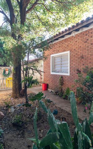 Casa à venda com 360m², 3 quartos e 2 vagas Casa à venda com 360m², 3 quartos e 2 vagasQuintal