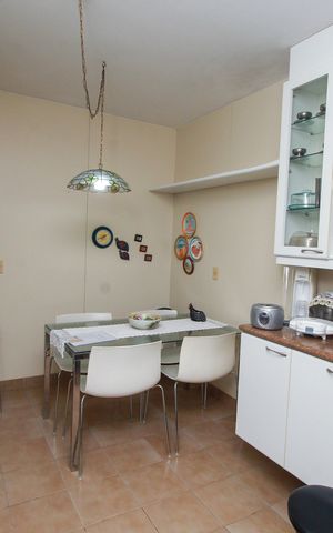 Apartamento à venda com 173m², 3 quartos e 2 vagas Apartamento à venda com 173m², 3 quartos e 2 vagasCozinha