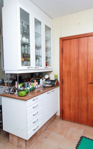 Apartamento à venda com 173m², 3 quartos e 2 vagas Apartamento à venda com 173m², 3 quartos e 2 vagasCozinha