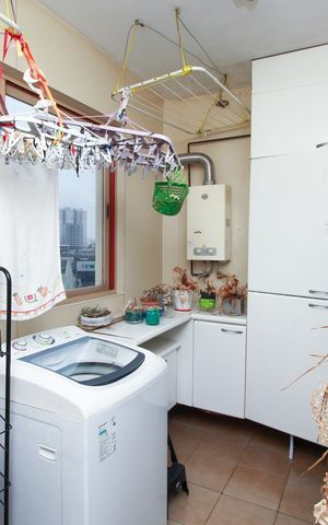 Apartamento à venda com 173m², 3 quartos e 2 vagas Apartamento à venda com 173m², 3 quartos e 2 vagasÁrea de Serviço