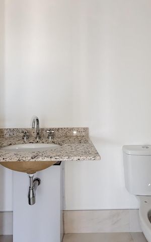 Apartamento à venda com 72m², 2 quartos e 1 vaga Apartamento à venda com 72m², 2 quartos e 1 vagaBanheiro Social