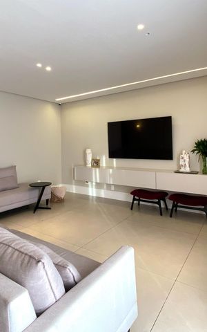 Apartamento para alugar com 254m², 4 quartos e 2 vagas Apartamento para alugar com 254m², 4 quartos e 2 vagasSala