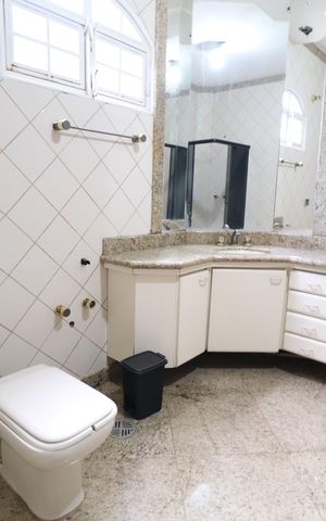 Casa para alugar com 200m², 4 quartos e 2 vagasBanheiro do Quarto 3