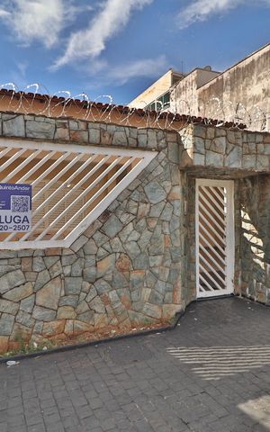 Casa para alugar com 200m², 4 quartos e 2 vagasPlaquinha
