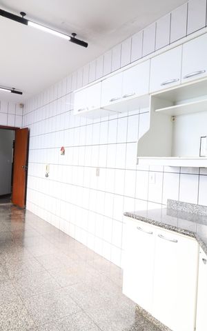 Casa para alugar com 200m², 4 quartos e 2 vagasCozinha
