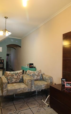 Casa à venda com 250m², 4 quartos e 2 vagasSala