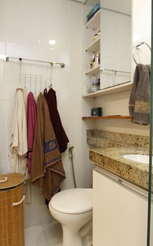 Apartamento à venda com 87m², 2 quartos e 2 vagasBanheiro da Suíte