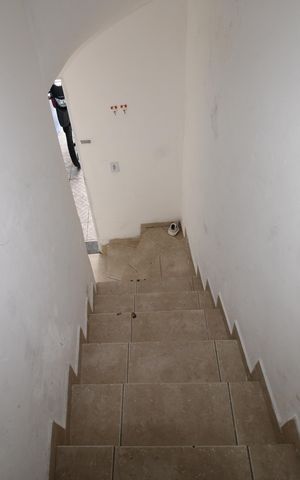 Casa para alugar com 50m², 1 quarto e 1 vagaEscada
