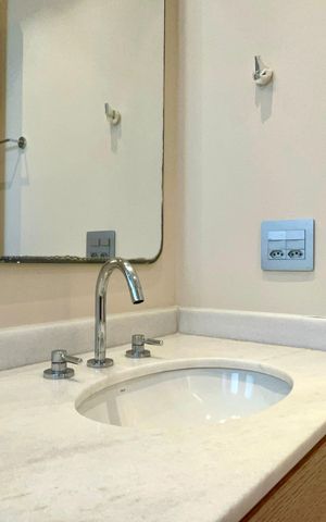 Apartamento à venda com 100m², 3 quartos e 2 vagasBanheiro da Suíte