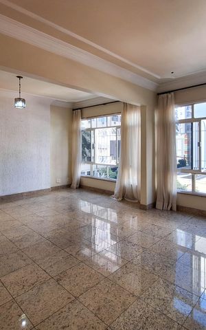 Apartamento à venda com 135m², 3 quartos e 1 vaga Apartamento à venda com 135m², 3 quartos e 1 vagaSala