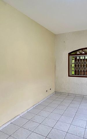 Casa à venda com 125m², 3 quartos e 1 vaga Casa à venda com 125m², 3 quartos e 1 vagaSala