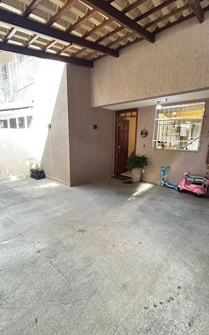 Casa à venda com 100m², 2 quartos e 2 vagasGaragem