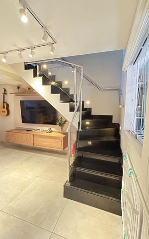 Casa à venda com 100m², 2 quartos e 2 vagasSala