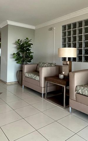 Apartamento para alugar com 160m², 3 quartos e 1 vaga Apartamento para alugar com 160m², 3 quartos e 1 vagaHall de entrada