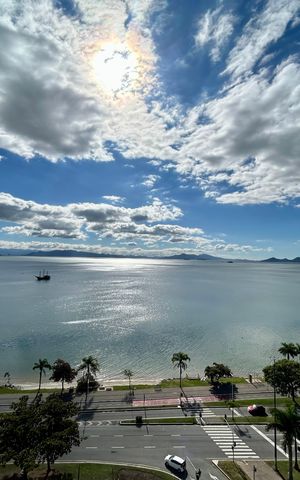 Apartamento para alugar com 160m², 3 quartos e 1 vaga Apartamento para alugar com 160m², 3 quartos e 1 vagaVista