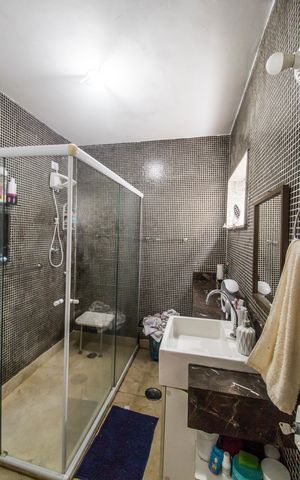 Casa para alugar com 230m², 2 quartos e 2 vagas Casa para alugar com 230m², 2 quartos e 2 vagasBanheiro da Suíte