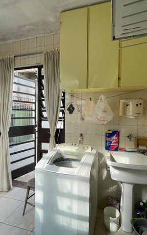 Casa à venda com 180m², 3 quartos e 2 vagas