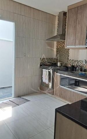 Casa à venda com 164m², 3 quartos e 1 vaga