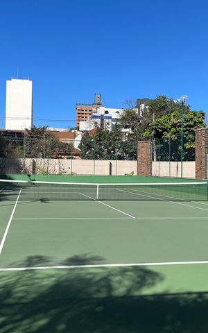 Apartamento à venda com 145m², 4 quartos e 3 vagas Apartamento à venda com 145m², 4 quartos e 3 vagasQuadra Esportiva