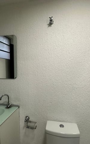 Casa para alugar com 400m², 5 quartos e 5 vagas Casa para alugar com 400m², 5 quartos e 5 vagasBanheiro da Suíte 2