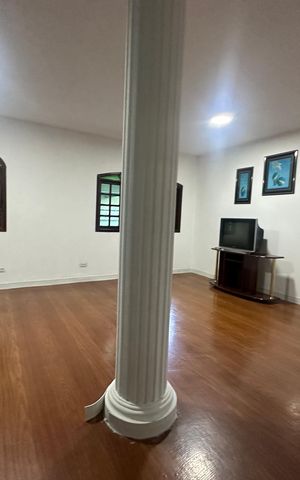 Casa para alugar com 400m², 5 quartos e 5 vagas Casa para alugar com 400m², 5 quartos e 5 vagasSala