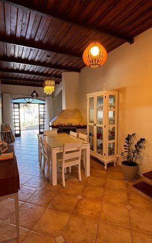 Casa à venda com 600m², 4 quartos e 6 vagas Casa à venda com 600m², 4 quartos e 6 vagasSala de Jantar