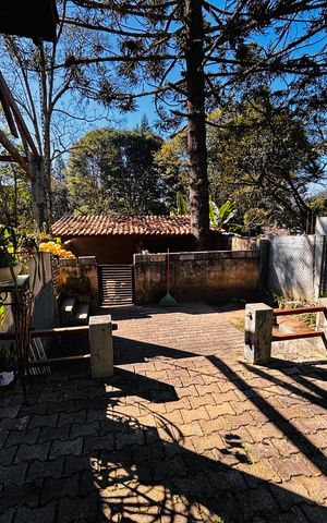 Casa à venda com 600m², 4 quartos e 6 vagas Casa à venda com 600m², 4 quartos e 6 vagasCanil