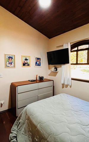 Casa à venda com 600m², 4 quartos e 6 vagas Casa à venda com 600m², 4 quartos e 6 vagasQuarto