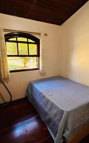 Casa à venda com 600m², 4 quartos e 6 vagas Casa à venda com 600m², 4 quartos e 6 vagasQuarto