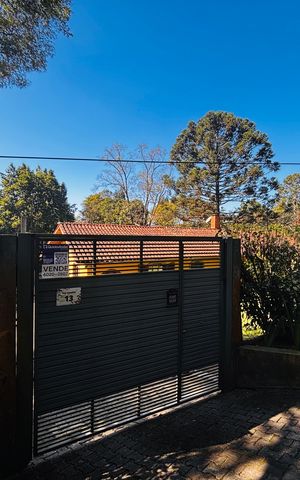 Casa à venda com 600m², 4 quartos e 6 vagas Casa à venda com 600m², 4 quartos e 6 vagasFachada