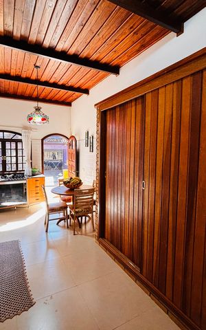Casa à venda com 600m², 4 quartos e 6 vagas Casa à venda com 600m², 4 quartos e 6 vagasCozinha