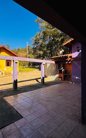Casa à venda com 600m², 4 quartos e 6 vagas Casa à venda com 600m², 4 quartos e 6 vagasGaragem