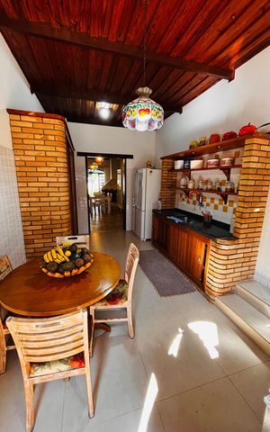 Casa à venda com 600m², 4 quartos e 6 vagas Casa à venda com 600m², 4 quartos e 6 vagasCozinha