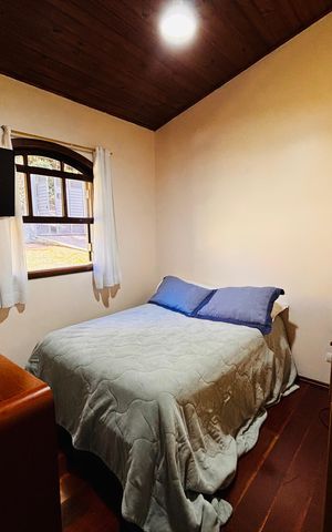Casa à venda com 600m², 4 quartos e 6 vagas Casa à venda com 600m², 4 quartos e 6 vagasQuarto