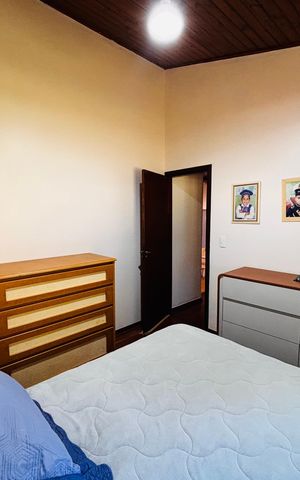 Casa à venda com 600m², 4 quartos e 6 vagas Casa à venda com 600m², 4 quartos e 6 vagasQuarto